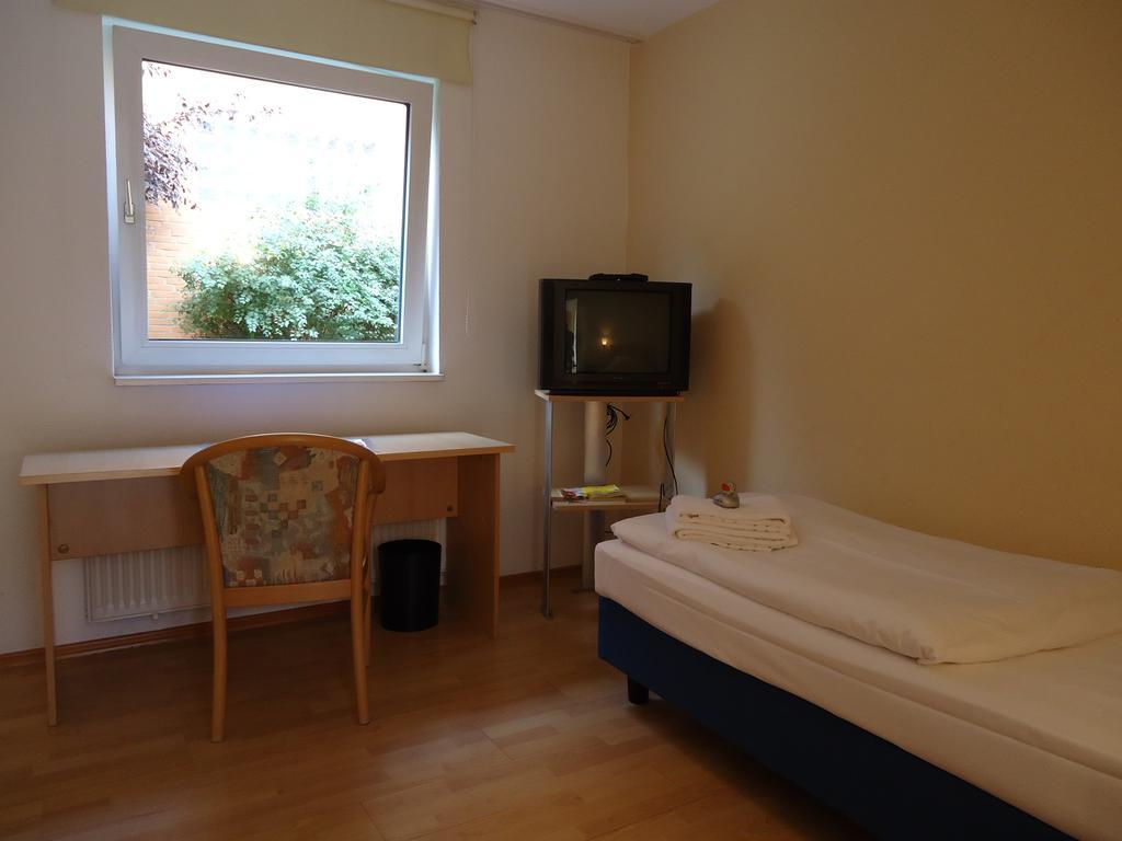 Vahrenwalder Hotel Hannover Hanover Exterior photo